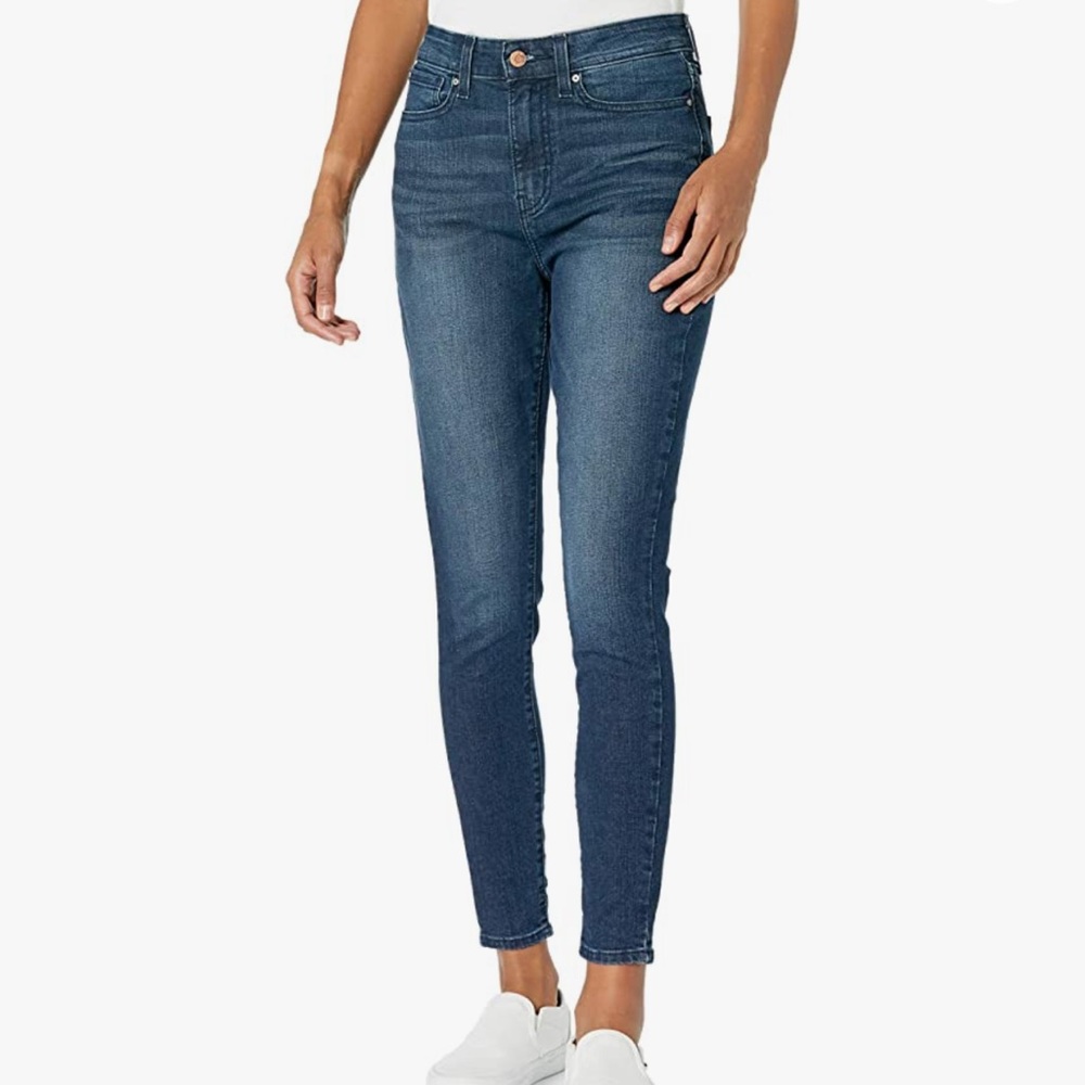 Levi Strauss Gold High rise Super Skinny Jeans Size 6